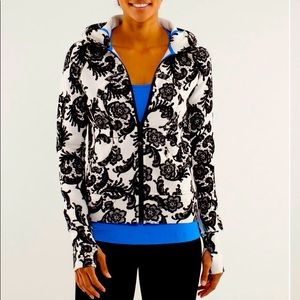 Lululemon Scuba Hoodie *Stretch
Laceoflage Polar Cream Black